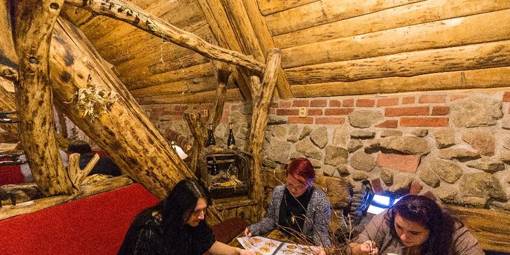 Pekelný víceboj v Pekle Čertovina: soutěže, středověká kapela i pečená žebra