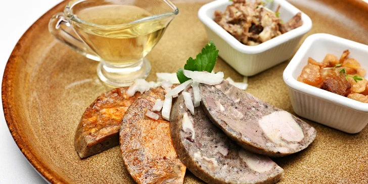 Menu, nad kterým by se olizoval i statkář Pandrhola: Zabijačkové hody pro 2