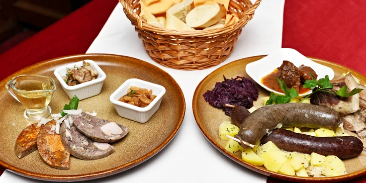 Menu, nad kterým by se olizoval i statkář Pandrhola: Zabijačkové hody pro 2