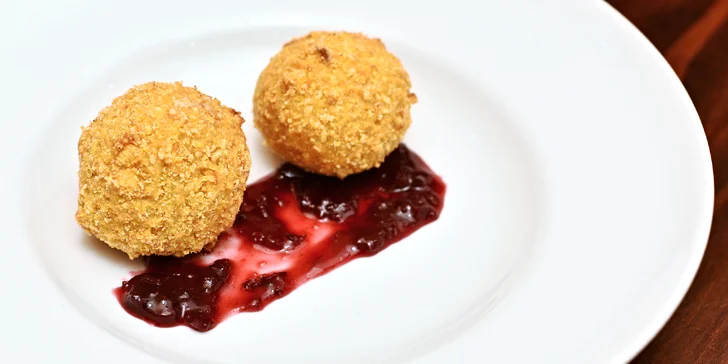 3chodové degustační menu: carpaccio z řepy, jelení kýta na šípkové, zmrzlina
