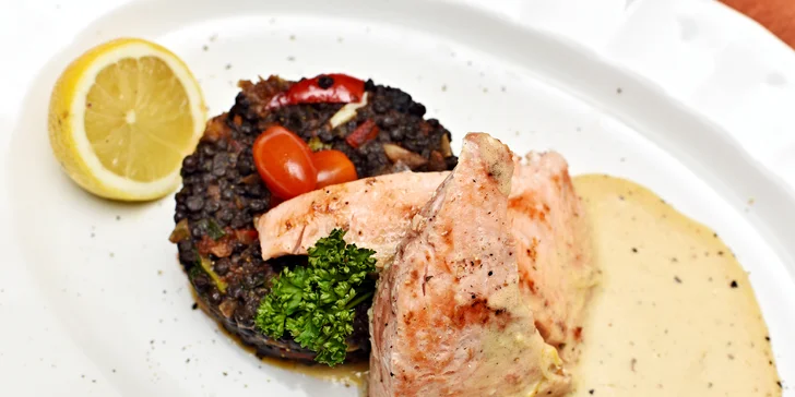 Čtyřchodové menu s vínem nebo bez pro 2: feta sýr, kachní jatýrka i prsa, losos a dezerty
