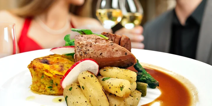 Tříchodové valentýnské menu: panenka nebo pstruh, lívaneček a sklenka vína