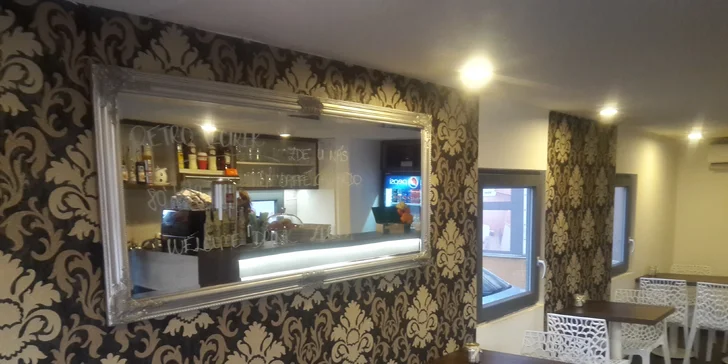 Detailní čištění karoserie, oplach kol a vydatná snídaně nebo svačina k tomu