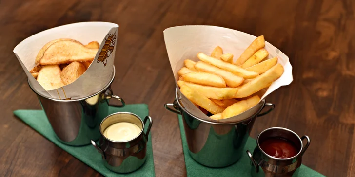 3× miniburger u Šárky: kuřecí, houbový a black burger s hranolky