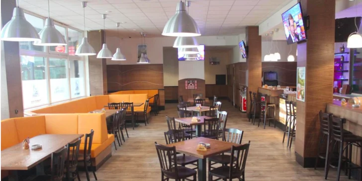 2× hamburger výběrem z 5 druhů, např. řecký nebo Mexico+ hranolky