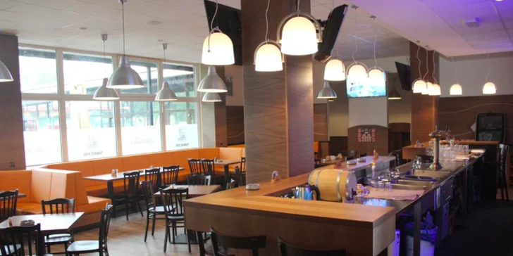 2× hamburger výběrem z 5 druhů, např. řecký nebo Mexico+ hranolky