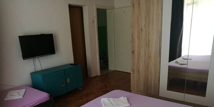 Léto v Chorvatsku: privátní apartmán 30 m od moře v oblíbeném letovisku Igrane