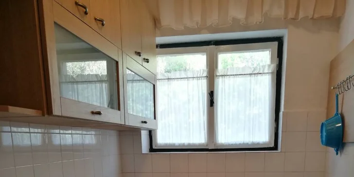 Léto v Chorvatsku: privátní apartmán 30 m od moře v oblíbeném letovisku Igrane
