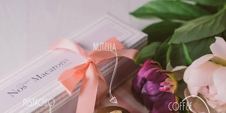 Balíček 6, 12 či 24 makronek od Nos Macarons, možnost romantického zdobení