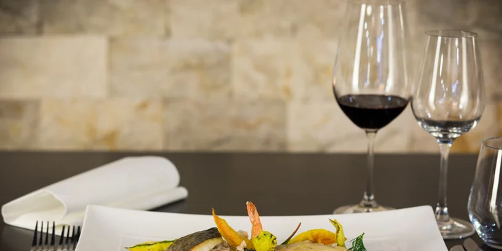 4chodové degustační menu: hovězí entrecôte s foie gras nebo filety dorády
