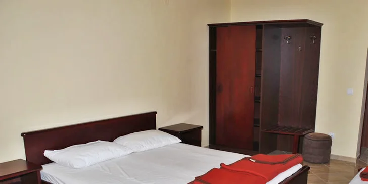 7 nocí v Černé Hoře v letovisku Čanj: hotel 250 m od pláže s plnou penzí