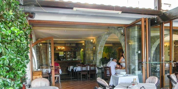 7 nocí v Černé Hoře v letovisku Čanj: hotel 250 m od pláže s plnou penzí