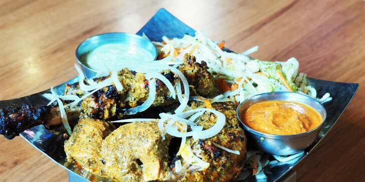 Indická večeře s hl. chodem dle výběru: vege, kuřecí nebo třeba jehněčí