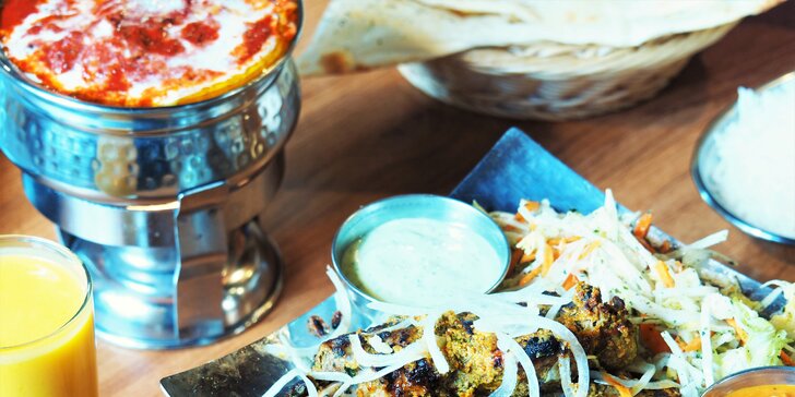 3chodová indická večeře, výběr hlavního jídla: krevety, jehněčí i vegetariánské
