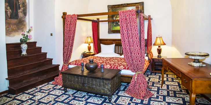Luxusní pobyt na zámku: 5* apartmán, wellness pod skálou i večeře v krčmě