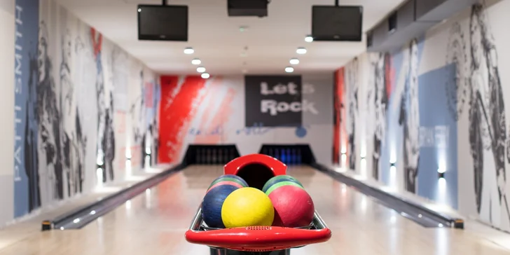 V Rock Pube nájdete aj dve profesionálne bowlingové dráhy a biliardový stôl.