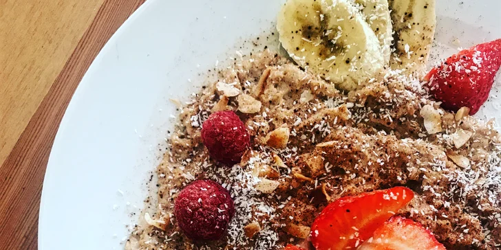 Snídaně all you can eat podávané po celý den: anglická, česká, fit a další