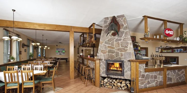 2 noci v hotelu Marlin na břehu Lipna: polopenze, wellness a rybí speciality