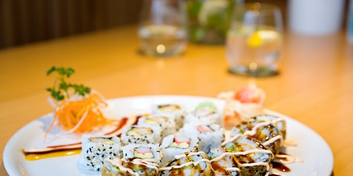 13, 22 nebo 28 kousků sushi v dobře hodnocené restauraci Umami v centru