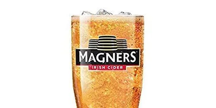 Večer u Medvěda: Guinness nebo cider Magners a na zobání Torrtips s omáčkou