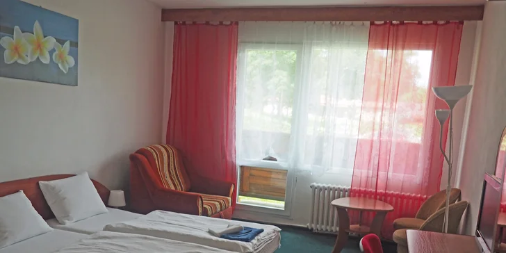 Užijte si lyžovačku na závěr sezóny: Pobyt pro 2 s polopenzí a skipasy
