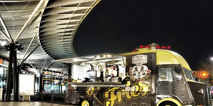 800 g belgických hranolků smažených v hovězím sádle a dvě omáčky