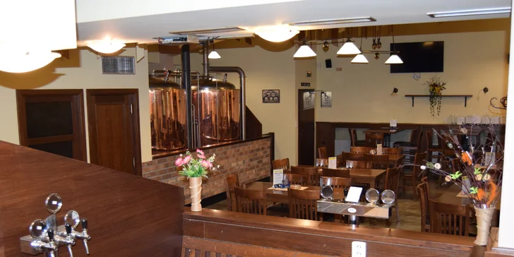 Zabijačkové menu pro 2 osoby: ovarová polévka, zabijačkový guláš i pivo