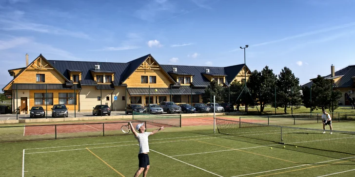 Pohoda v Malých Karpatech: snídaně či polopenze, sekt i jízda na koni a tenis
