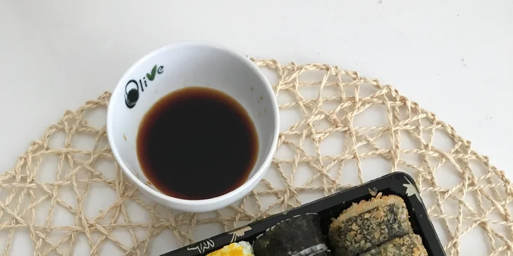 Barevné poklady Asie: 22, 30, 34, 42 nebo 50 ks sushi i wakame salát s sebou