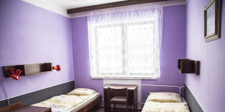 Jaro a léto na prahu Krkonoš: Prosté bydlení u Kramářova zámku s polopenzí