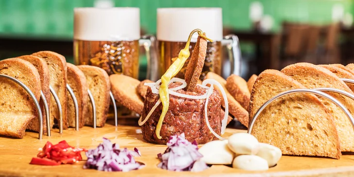 Namíchaný tatarák s křupavými topinkami: 150, 300 nebo 450 g