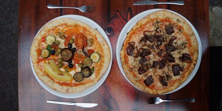 2× pizza o průměru 27 cm: Bosna s uzeným hovězím nebo šťavnatá Vegetariana