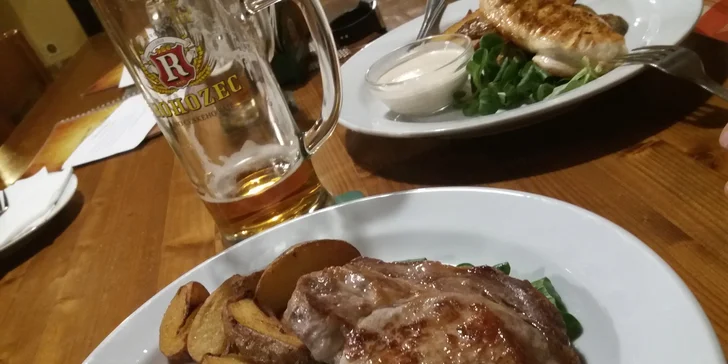 Porce plná možností: steak, příloha i omáčka podle výběru pro dvě osoby