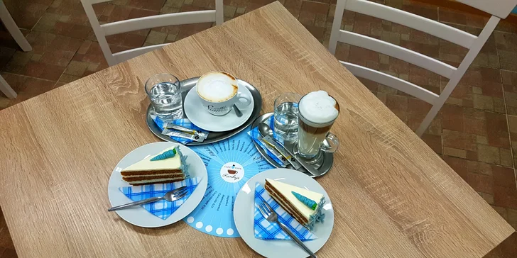 Káva nebo domácí limonáda dle výběru a, chcete-li, mrkvový dort k tomu