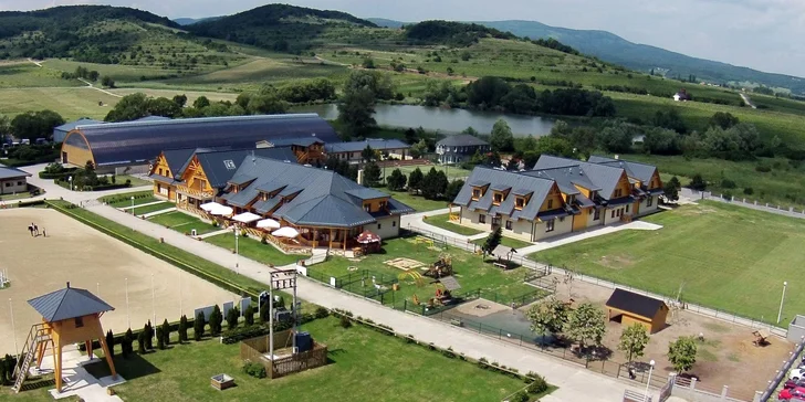 Rodinný pobyt se snídaní či polopenzí: relax na Slovensku se sportem i koníky