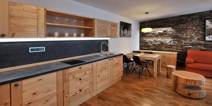 Léto v moderních apartmánech: Slevy do restaurací, aquaparku i minigolf