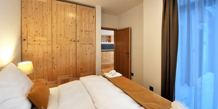 Léto v moderních apartmánech: Slevy do restaurací, aquaparku i minigolf
