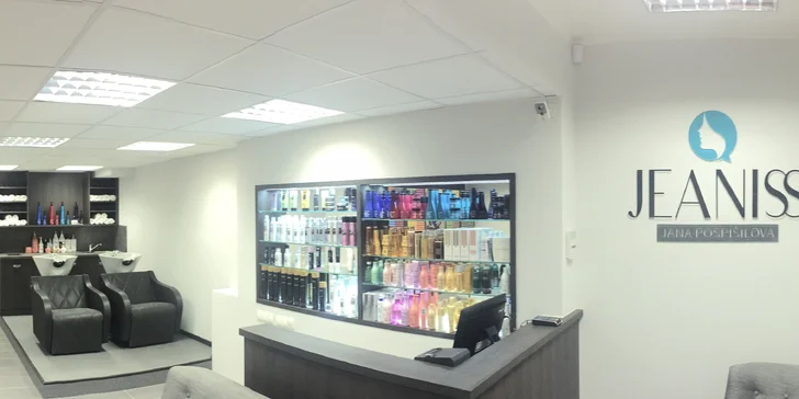 Krásná od hlavy až k patě: dámský kadeřnický balíček s kúrou L'Oréal