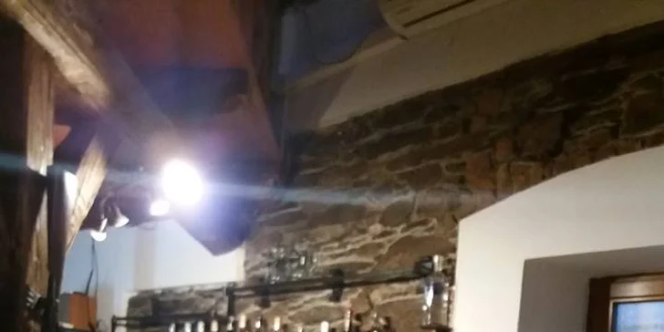 Dvě pizzy o průměru 32 cm z pravých italských surovin: na výběr z 16 druhů