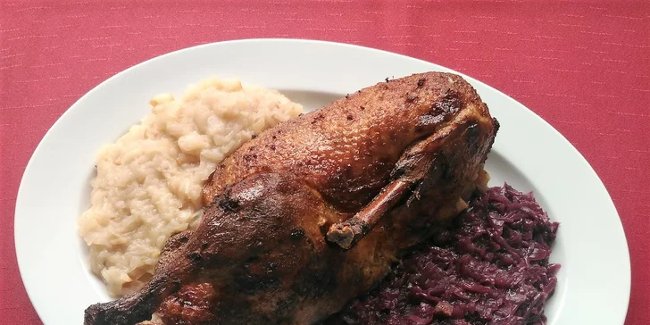 Staročeské menu pro 2: játrová paštika, ½ křupavé kachny i parfait s višněmi