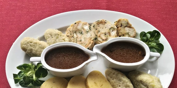 Staročeské menu pro 2: játrová paštika, ½ křupavé kachny i parfait s višněmi