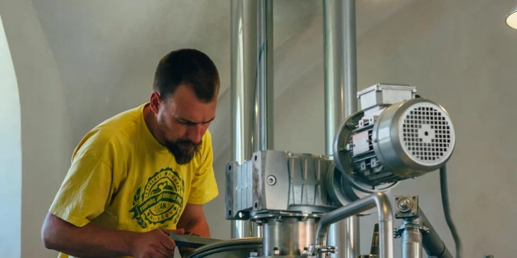 Komentovaná prohlídka pivovaru u středověké tvrze s degustací i dárkem domů