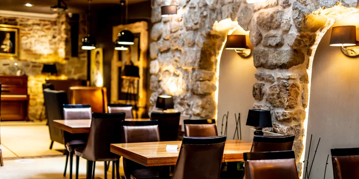 Pokud během dne vyhládnete, určitě využijte 10% slevu do hotelové restaurace.