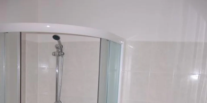 2 noci v hotelu Marlin na břehu Lipna: polopenze, wellness a rybí speciality