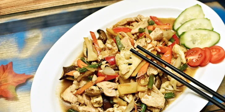 Asijské 4chodové menu pro 2: thajská, vietnamská i japonská kuchyně