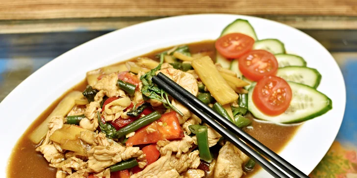 Asijské 4chodové menu pro 2: thajská, vietnamská i japonská kuchyně