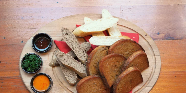 Tatarákové menu: z hovězího válečku, vepřové panenské svíčkové i tvarůžků