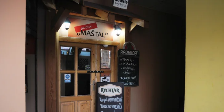 Tatarákové menu: z hovězího válečku, vepřové panenské svíčkové i tvarůžků