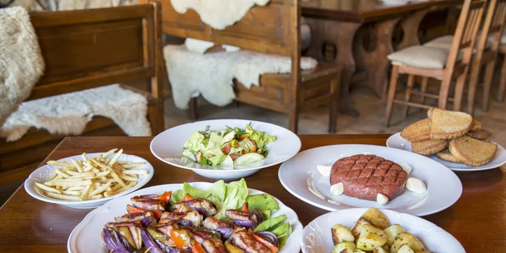 Gurmánské menu až pro 4 osoby: vepřové špízy, tatarák, přílohy i salát