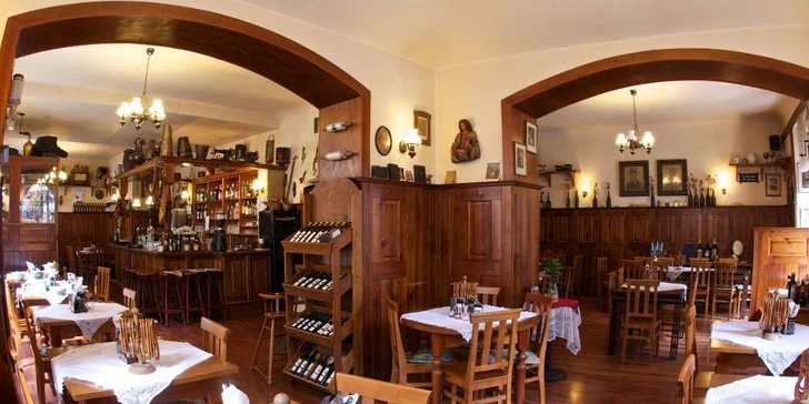 2 burgery a 2 piva v restauraci U Matěje Kotrby